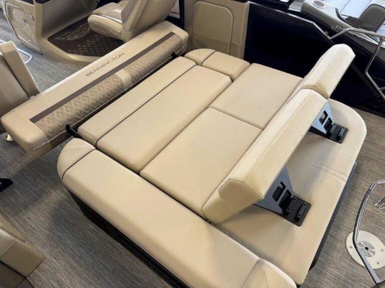 2026 Bennington 24MCSB - Center Swingback - Carbon Fiber Arch!!! US-ETWS9308J526 [photo 21]